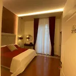 Pensjonat Domus Capodimonte 3*