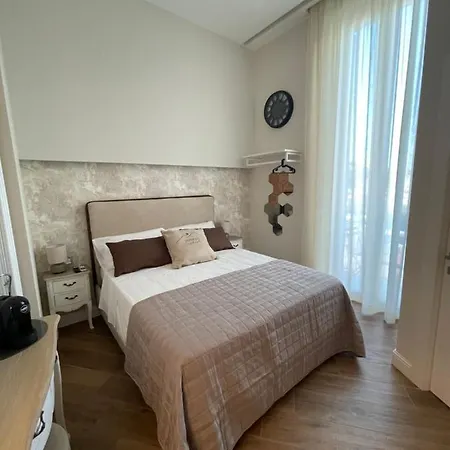 Πανσιόν Domus Capodimonte 3*