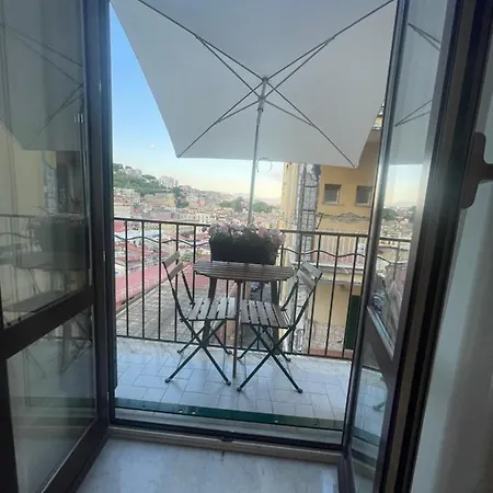 Domus Capodimonte بيت ضيافة 3*