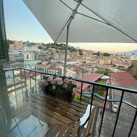 Domus Capodimonte بيت ضيافة 3*